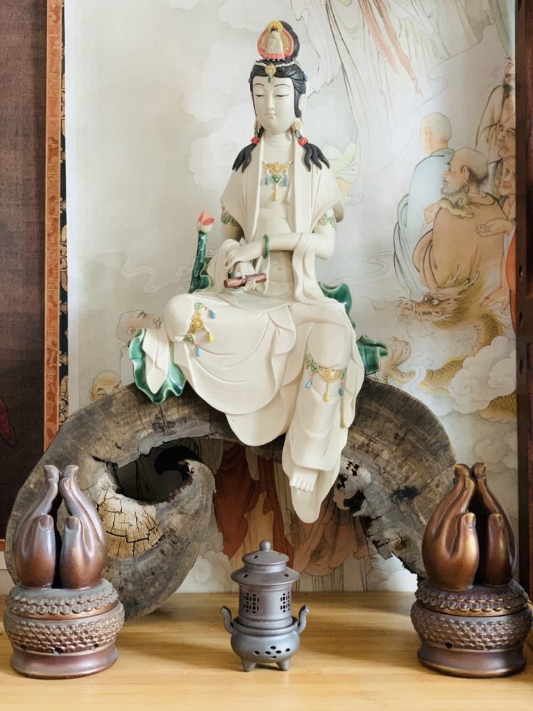 Tượng Quan Âm Liên Hoa- Gốm Phật Sơn